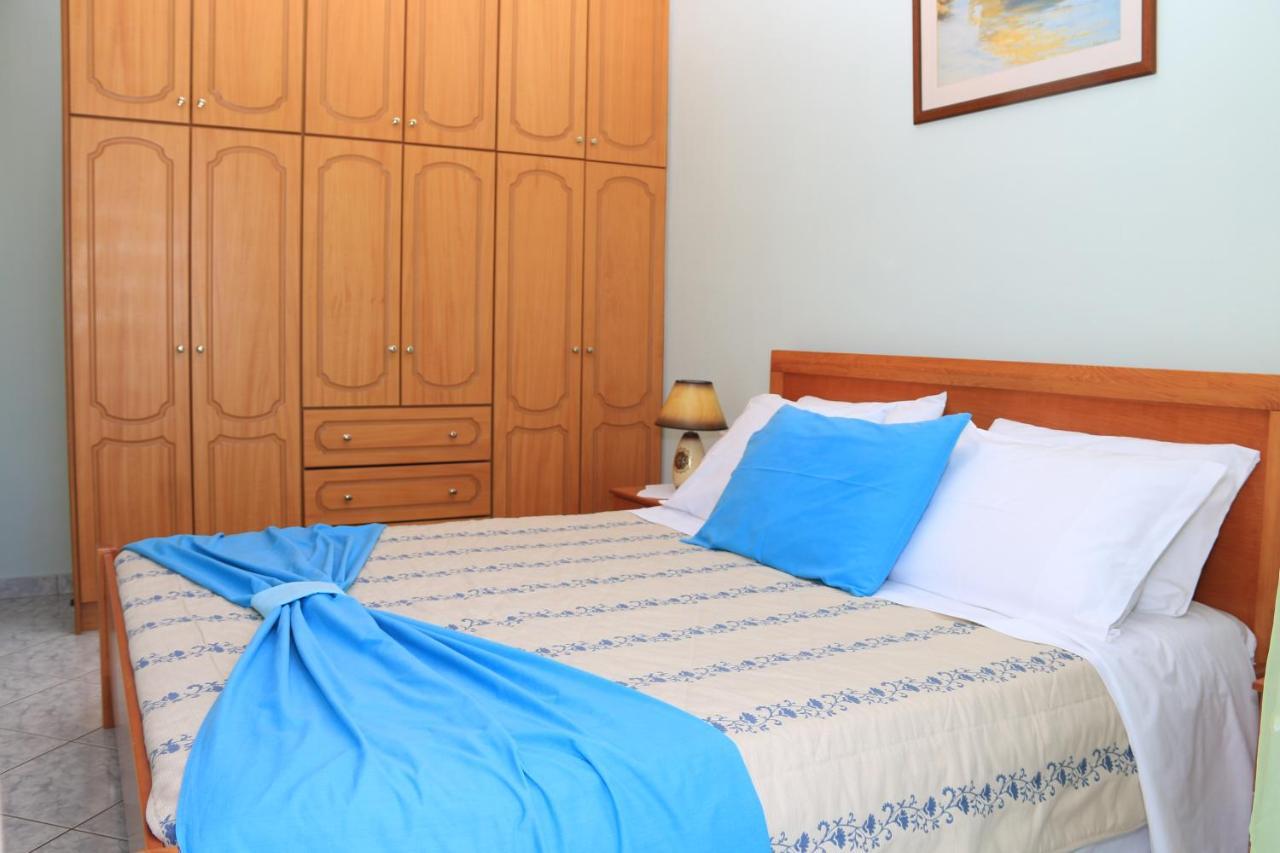 Isabela Apartments Σαράντα Εξωτερικό φωτογραφία